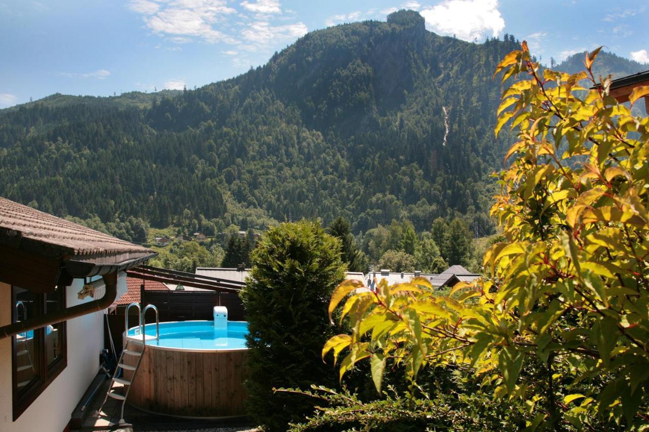 Chalet Sabrina Mit Aussenpool Im Sommer Kaprun Luaran gambar