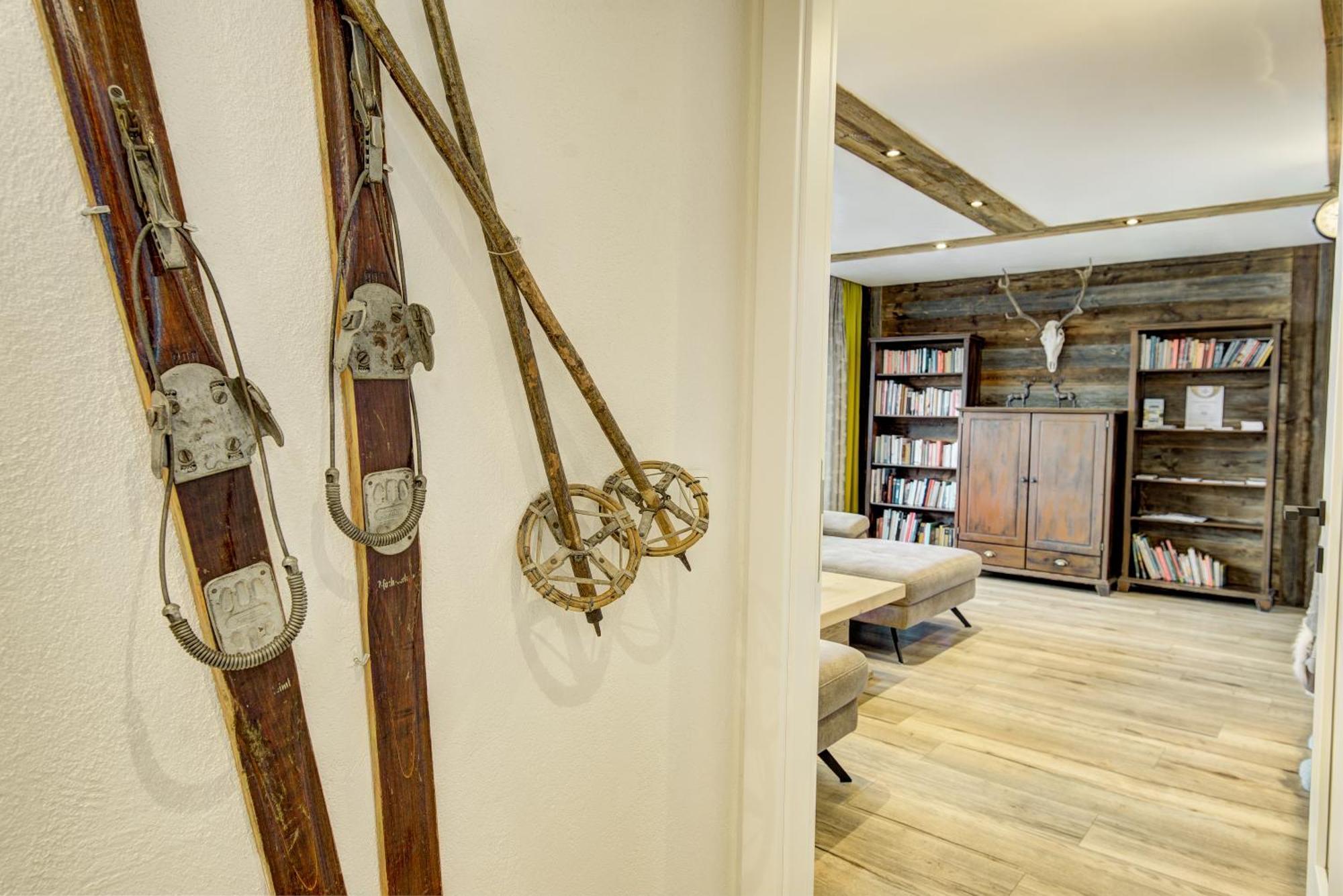 Chalet Sabrina Mit Aussenpool Im Sommer Kaprun Luaran gambar