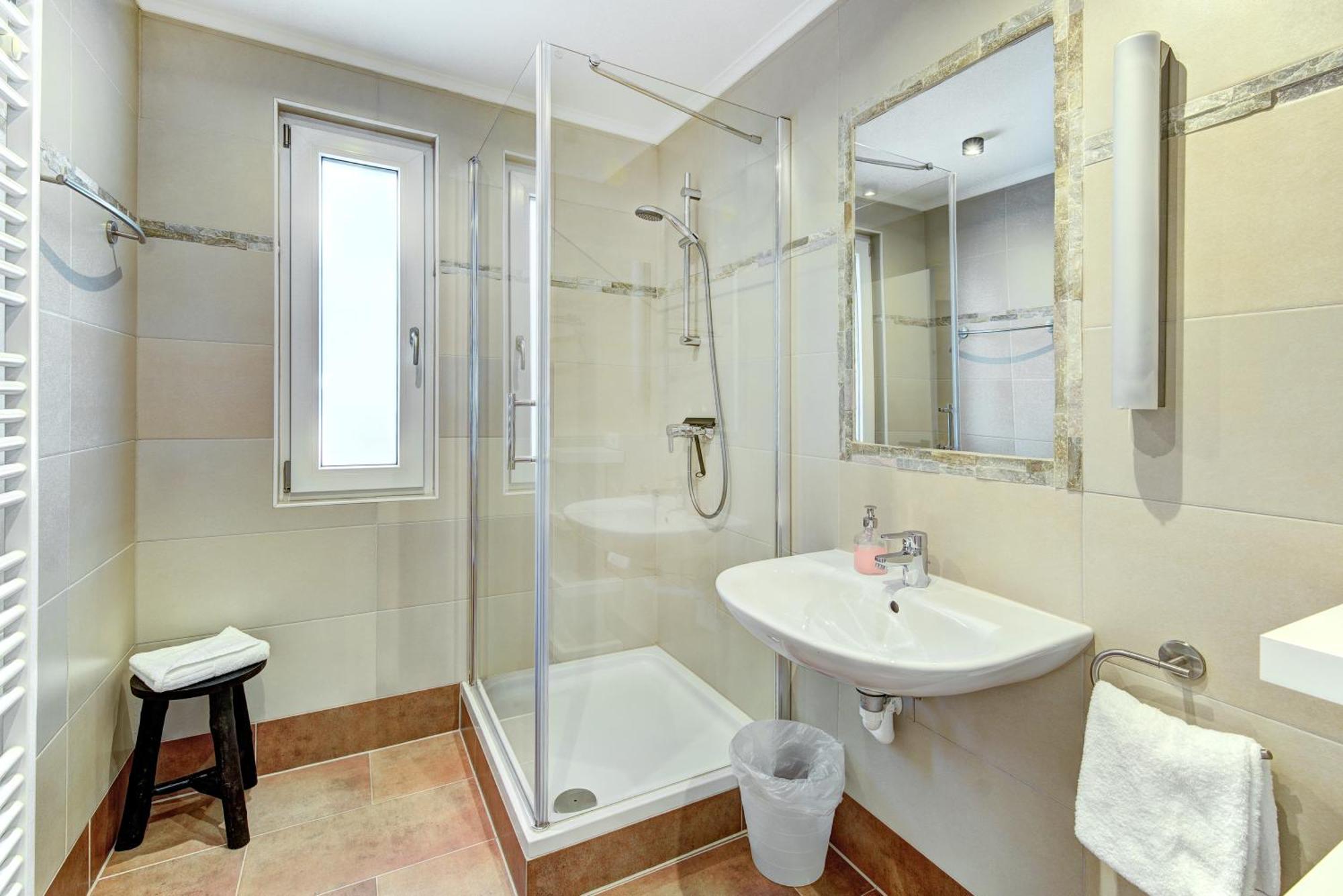 Chalet Sabrina Mit Aussenpool Im Sommer Kaprun Luaran gambar
